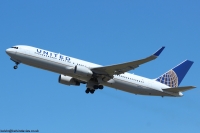 United Airlines 767 N674UA
