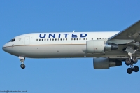 United Airlines 767 N676UA