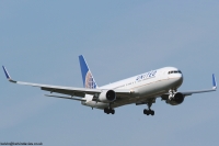 United Airlines 767 N677UA