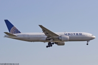 United Airlines 777 N76010