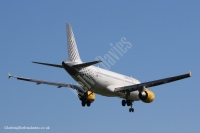 Vueling Airlines A320 EC-KLT