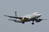 Vueling Airlines A320 EC-LRY