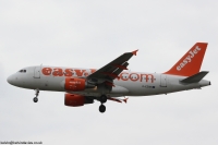 easyJet A319 G-EZIS