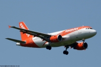 easyJet A319 OE-LQZ