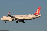 Turkish Airlines A321 TC-LSK