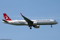 Turkish Airlines A321 TC-LST