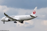 Japan Airlines 787 JA882J