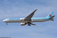 Korean Air 777 HL7203