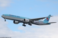 Korean Air 777 HL8010
