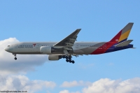 Asiana Airlines 777 HL7739