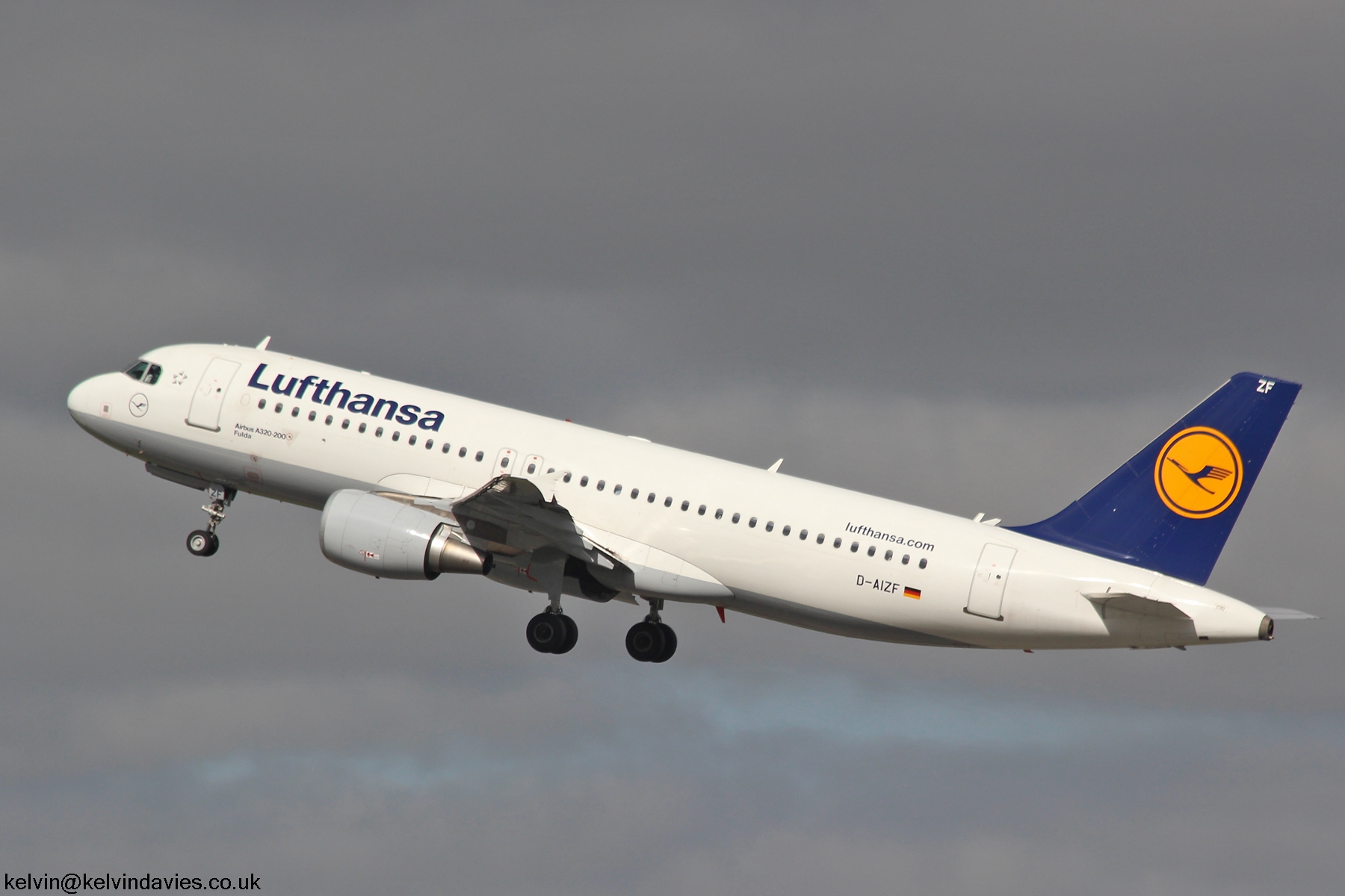 Lufthansa A320 D-AIZF
