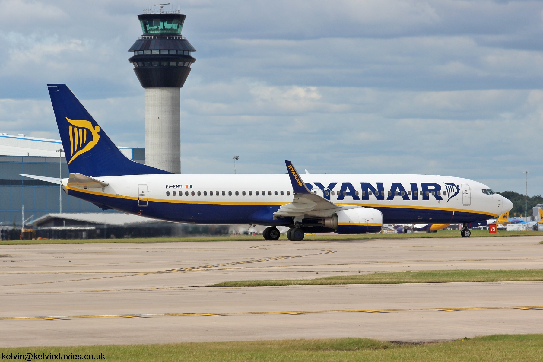 Ryanair 737 Next Gen EI-EMD