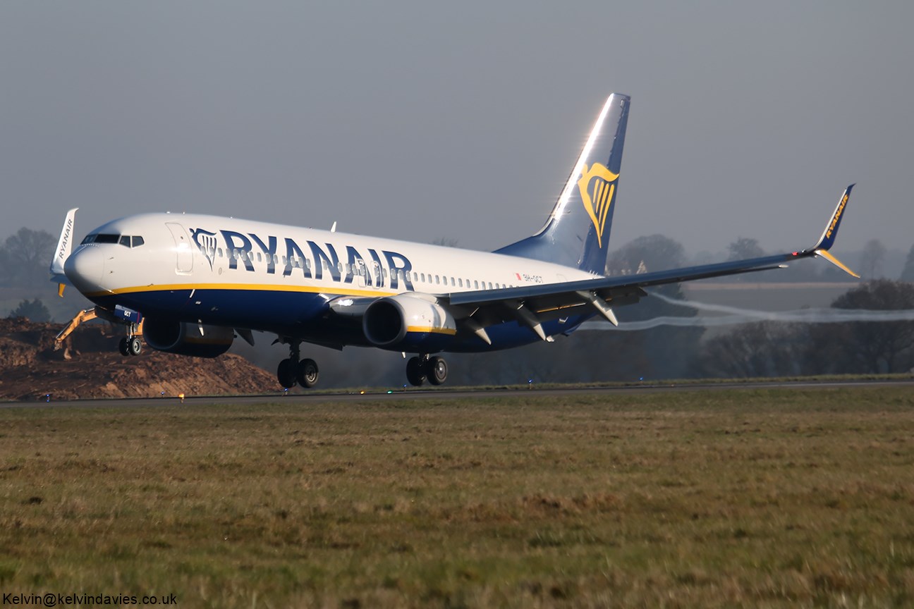 Ryan Air/Malta Air 737NG-8 9H-QCT