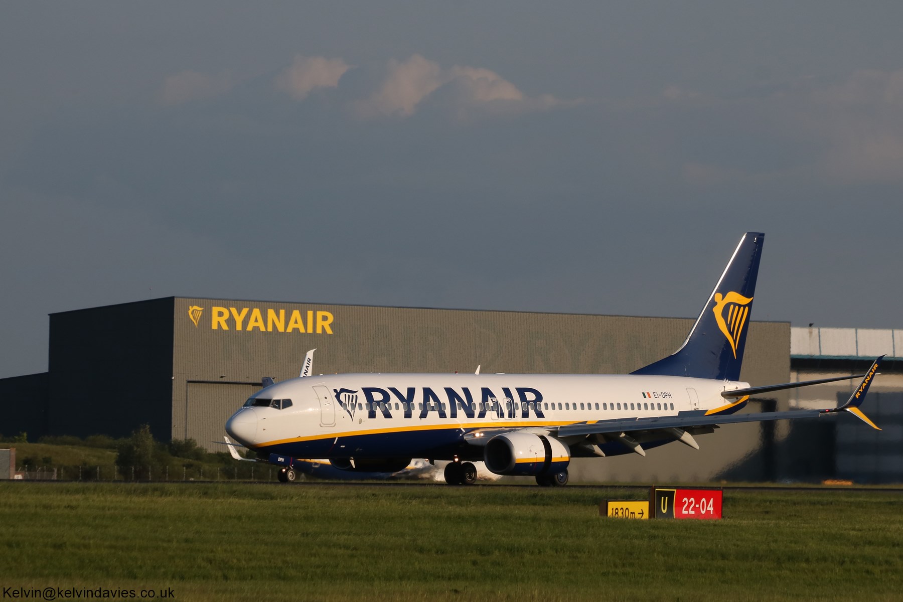 Ryanair 737 EI-DPH