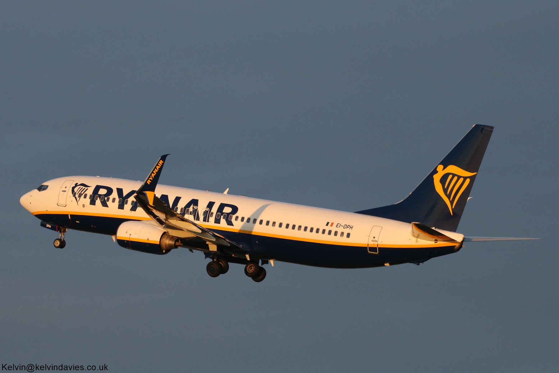 Ryanair 737 EI-DPH