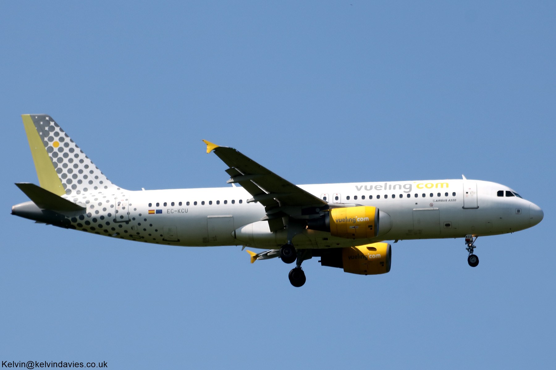 Vueling Airlines A320 EC-KCU
