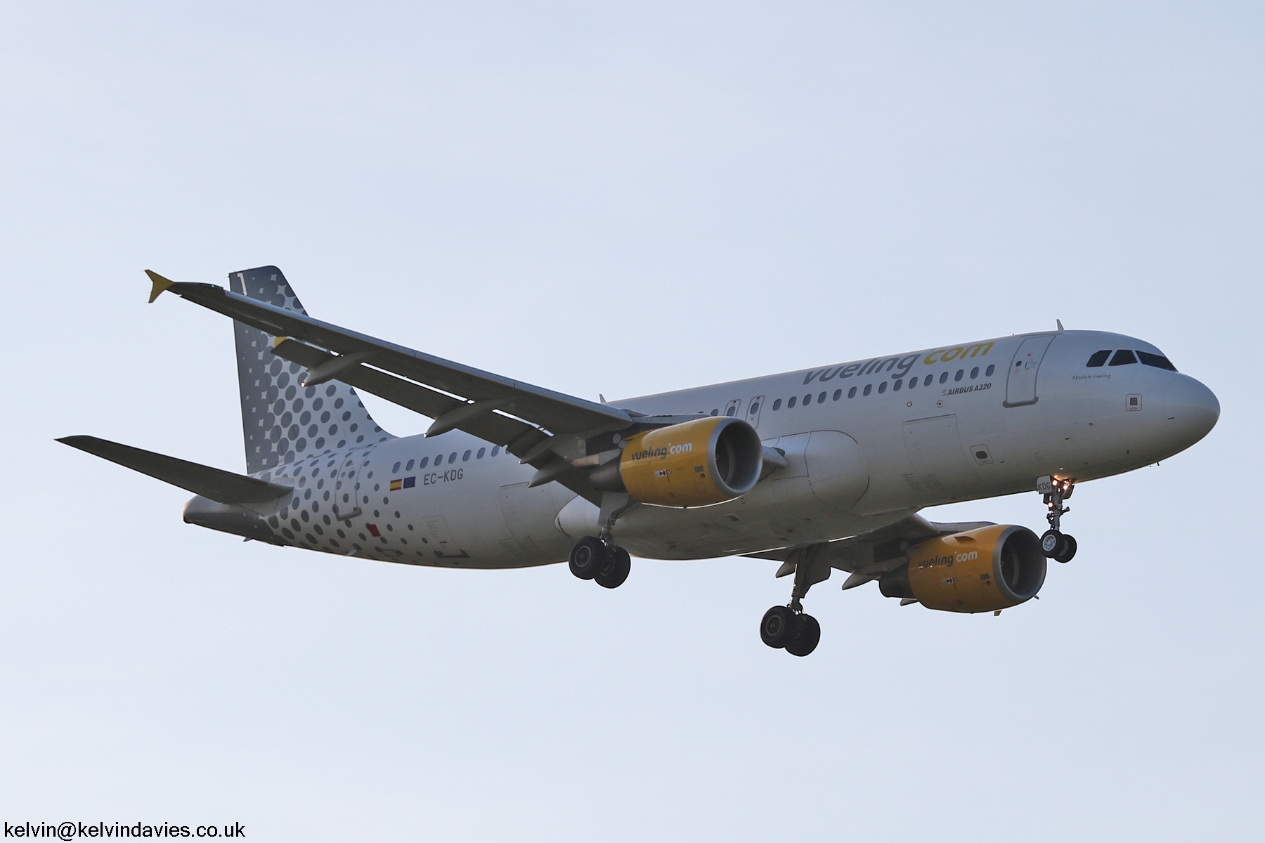 Vueling Airlines A320 EC-KDG