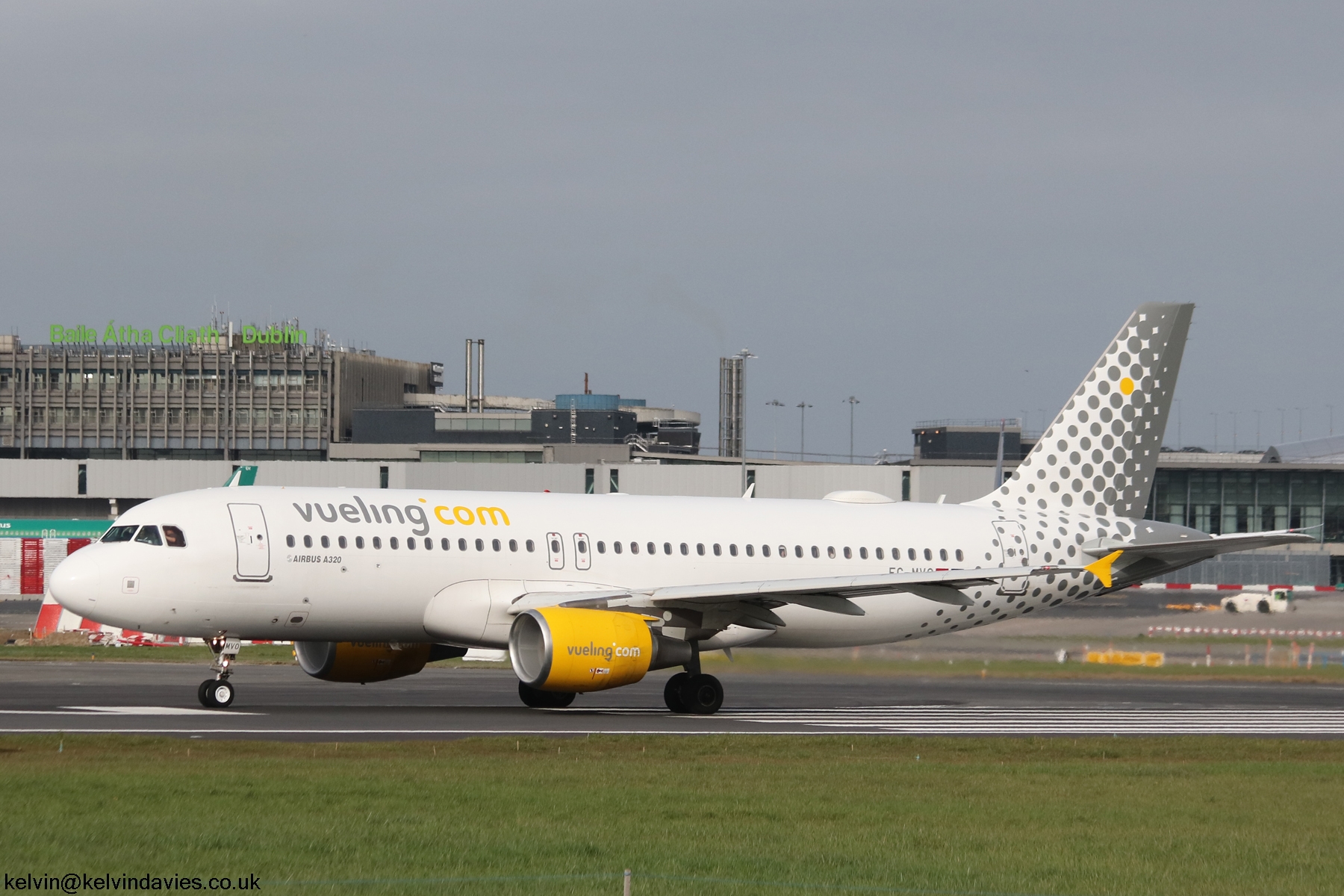 Vueling Airlines A320 EC-MVO