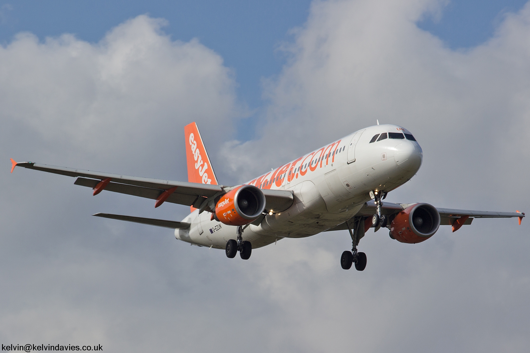 easyJet A320 G-EZUN