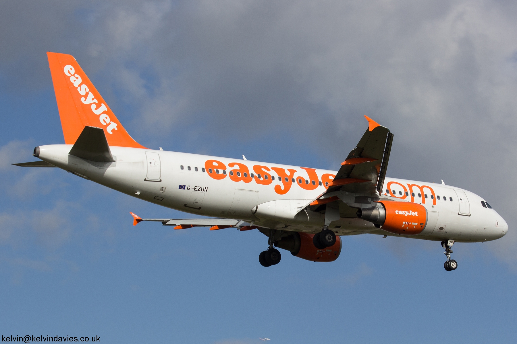 easyJet A320 G-EZUN