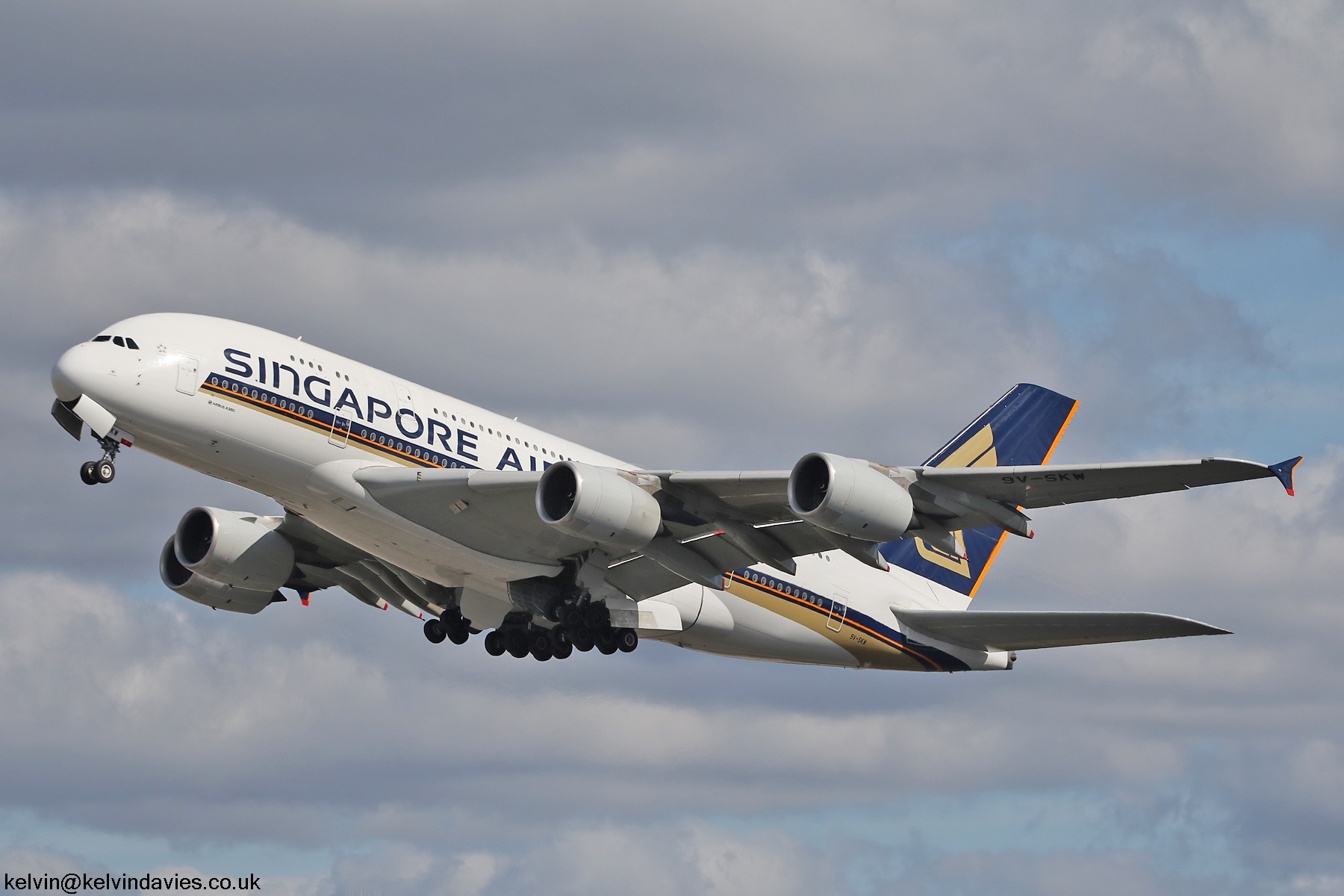 Singapore Airlines A380 9V-SKW