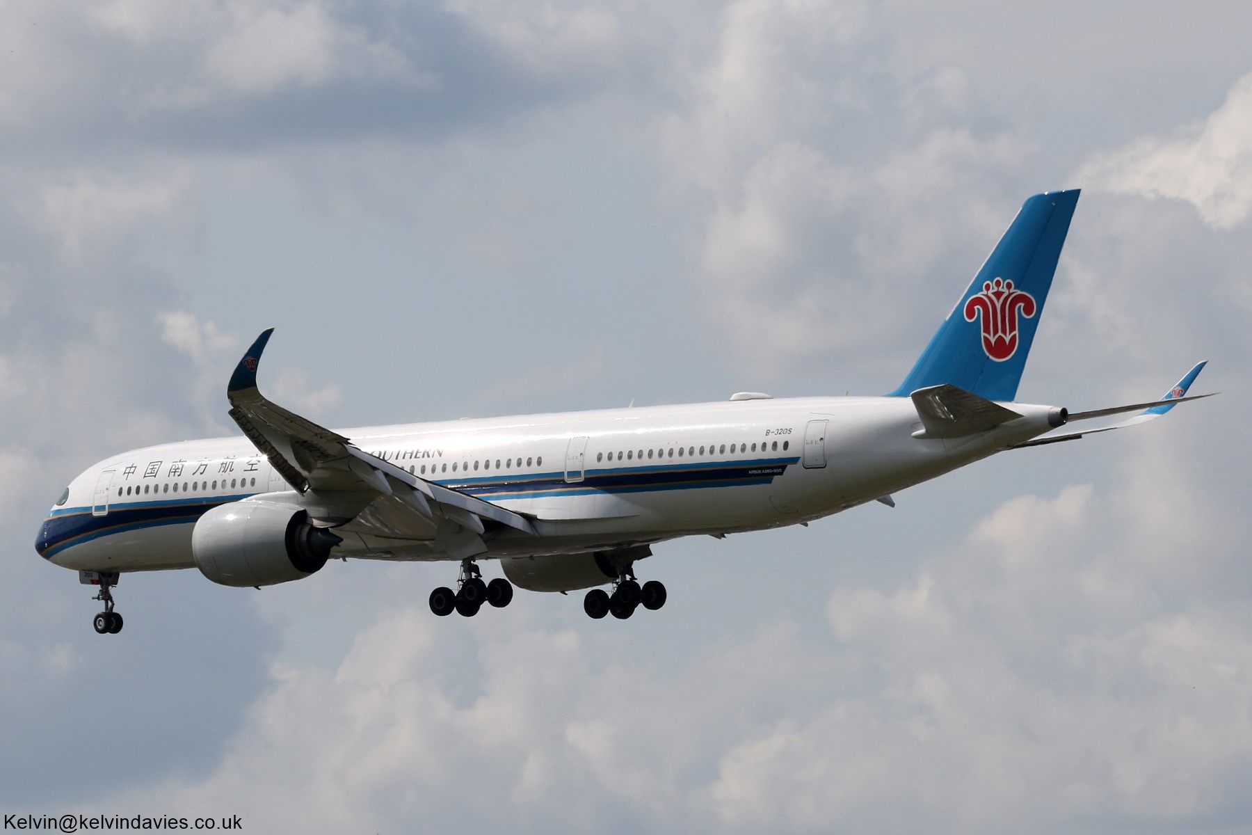 China Southern A350 B-320S