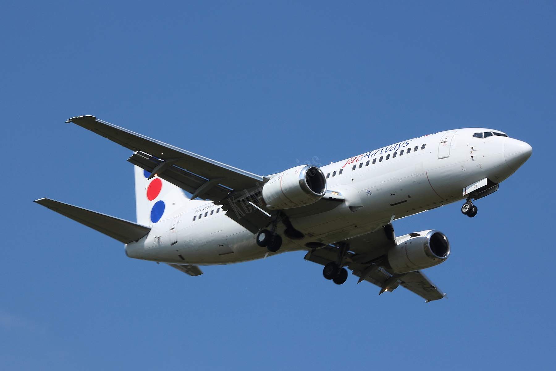 Air Serbia B737 YU-AOV
