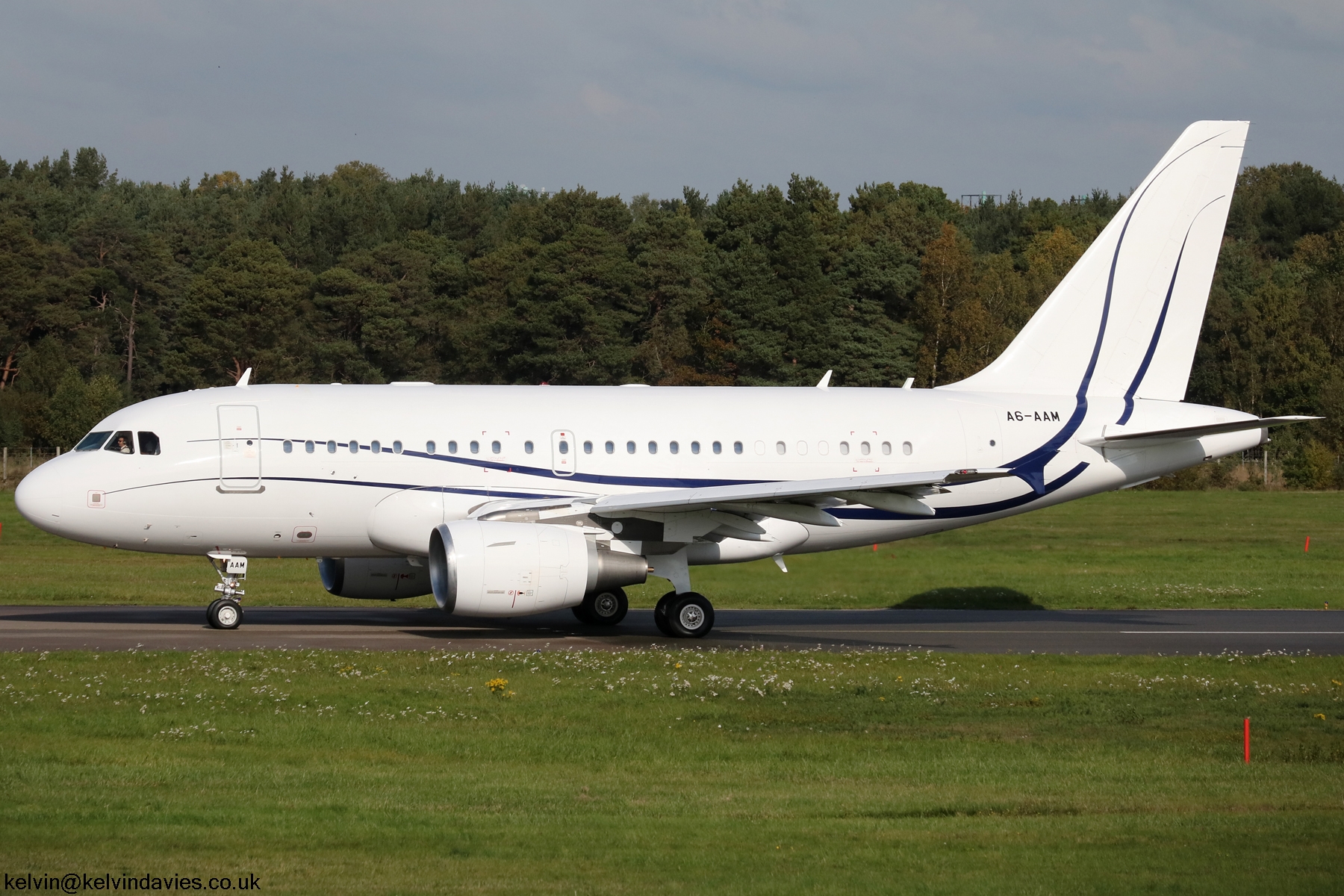 Dana Executive Jets ACJ318 A6-AAM
