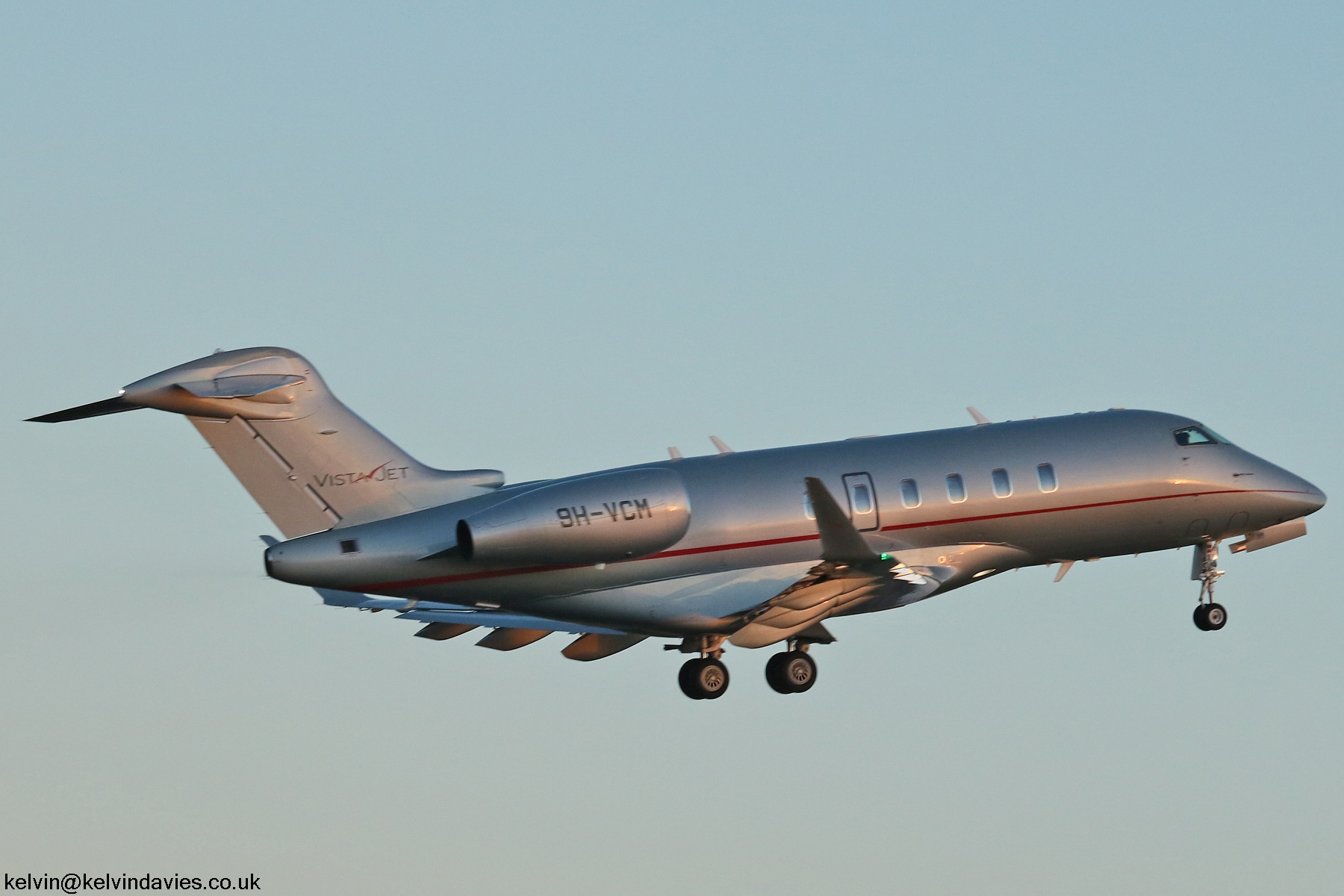 Challenger 350 9H-VCM