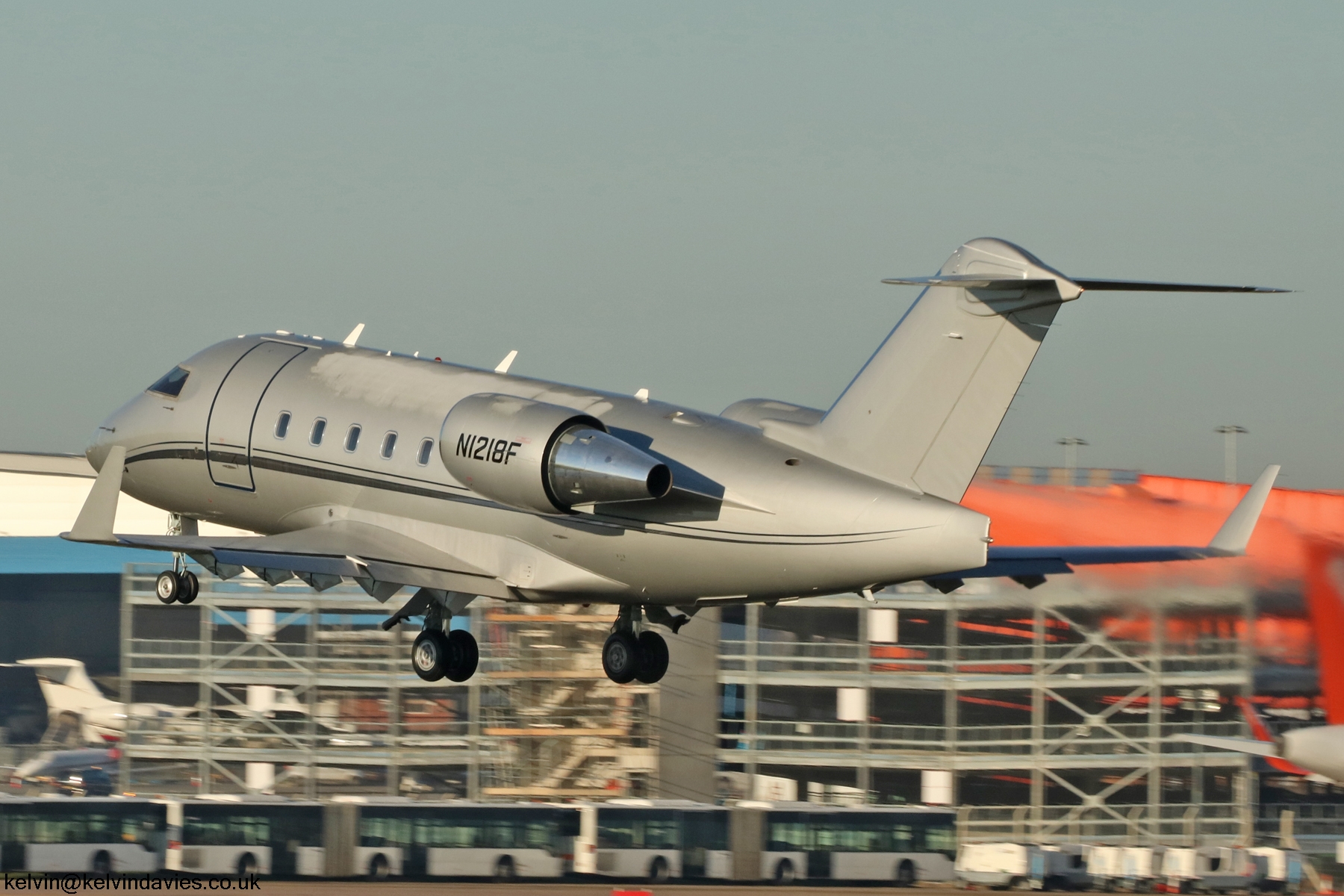 Challenger 604 N1218F