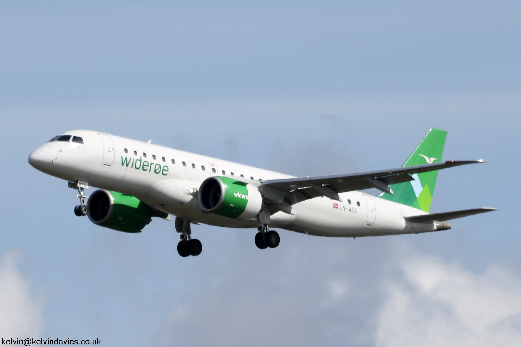 Wideroes Flyveselskap Emb 190 LN-WEA