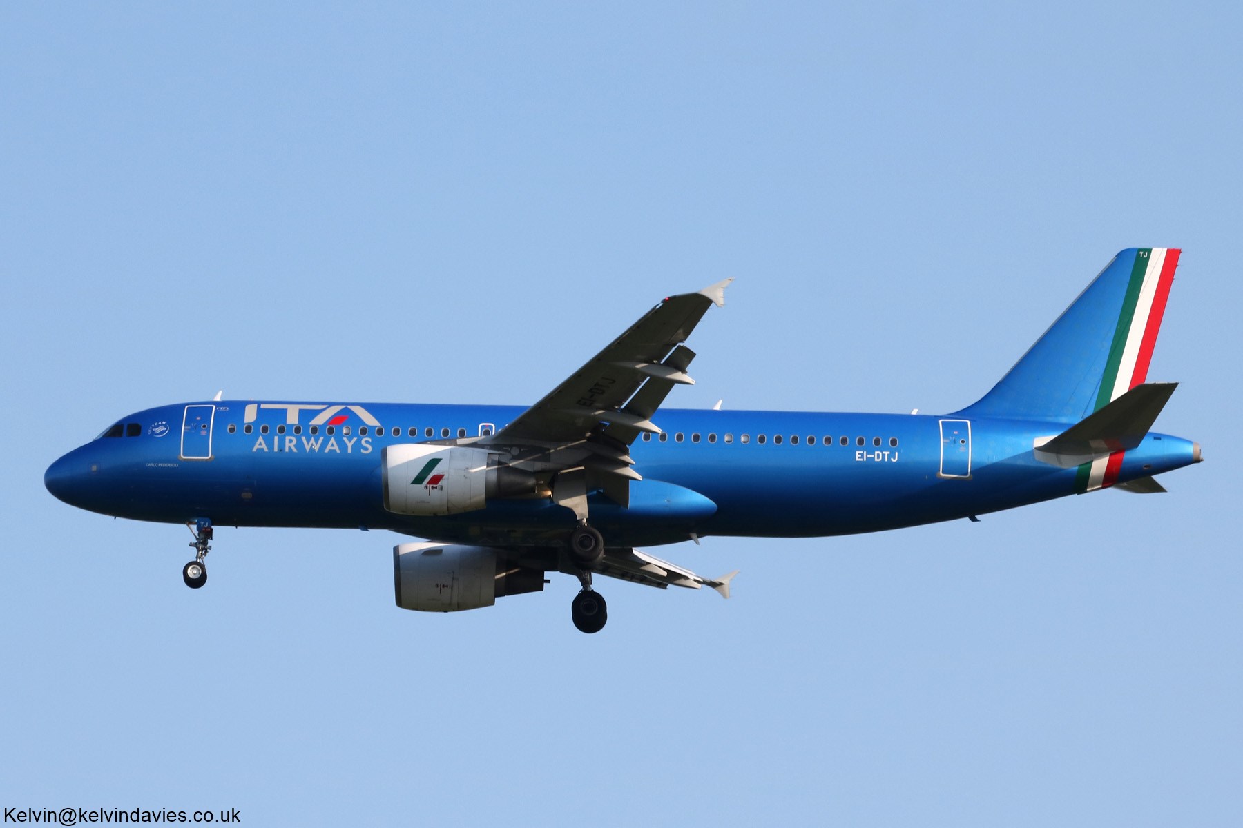 Italia Trasporto Aero A320 EI-DTJ